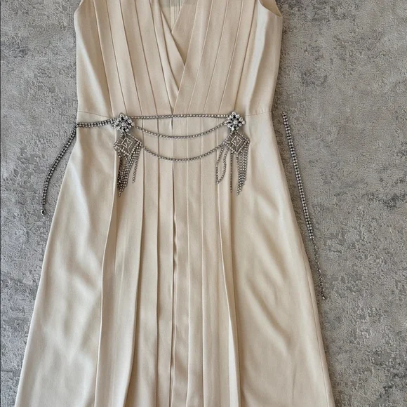 Gucci Cream Midi Dress with Belt - Picture 2 of 15